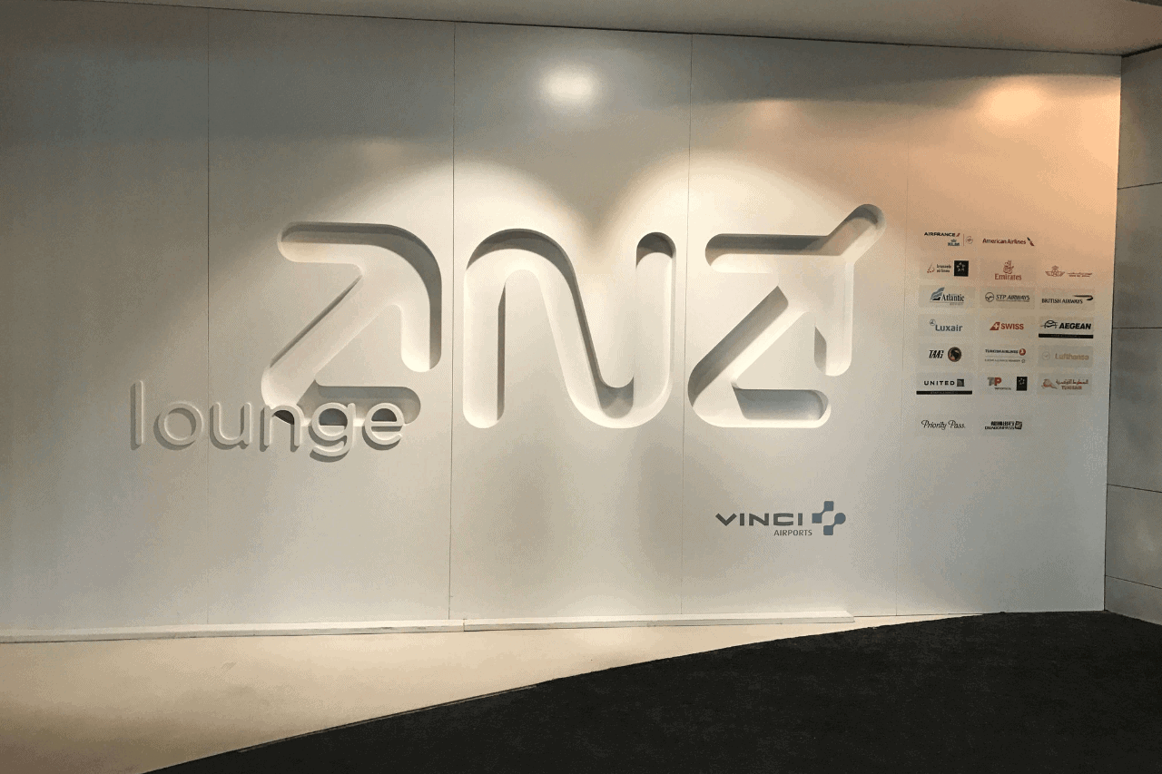 Ana lounge sign at entrance