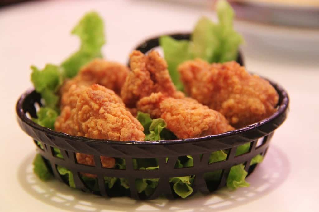 A basket of Fried chicken 