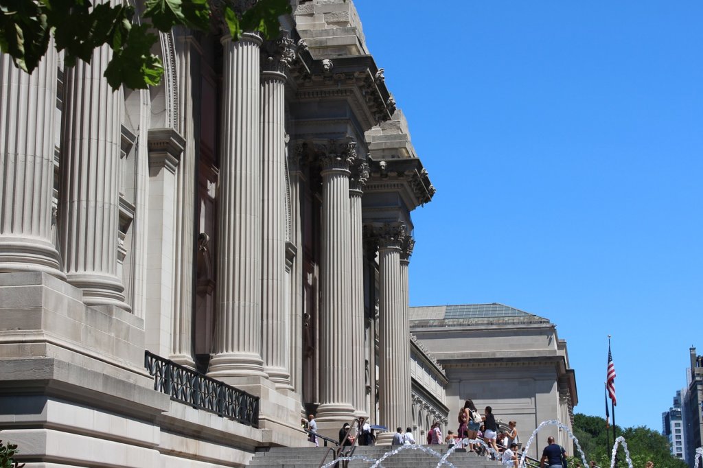 The exterior of the Metropolitan museum of art in NYC as one of the best cities for art lovers