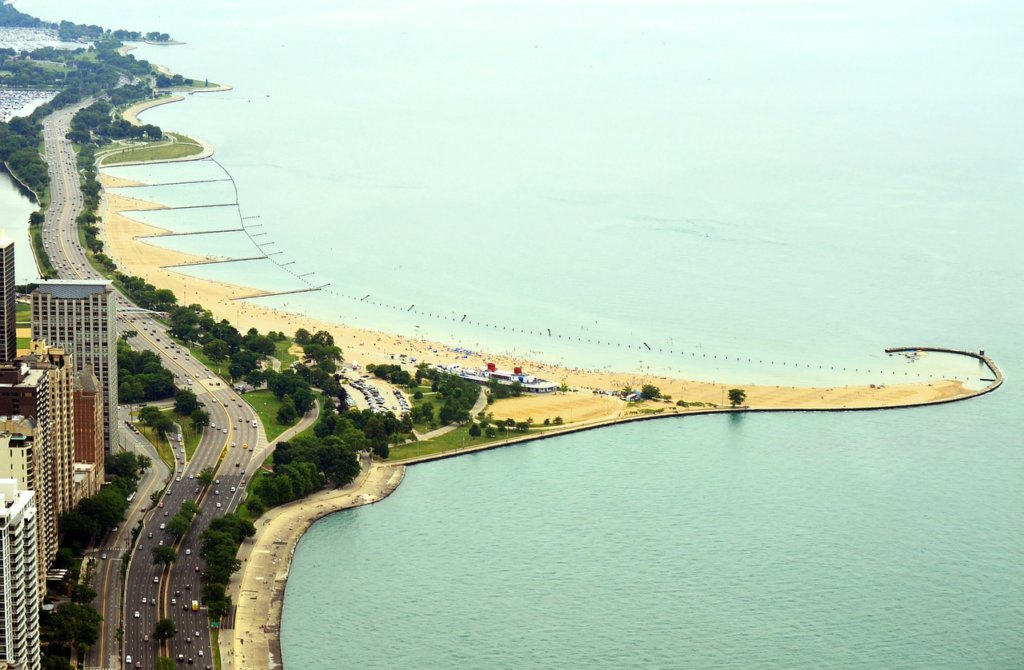 One of the best reason to visit Chicago are the beaches, this one is a hook of sand with the city it the background