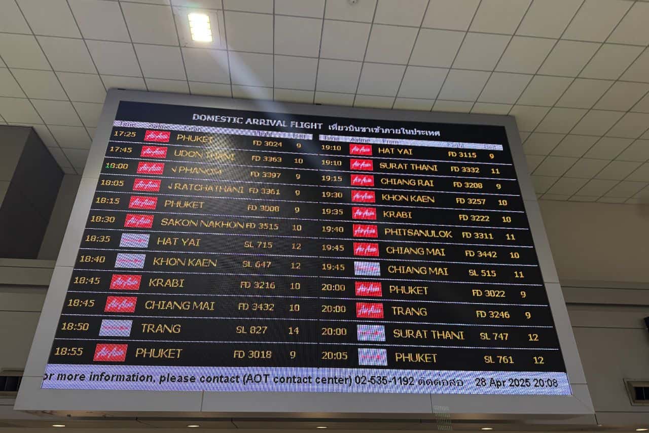 Domestic Arrivals Display - Airport at Krabi Digital flight board showing domestic arrivals at the airport in Krabi, Thailand, featuring destinations like Phuket and Chiang Mai